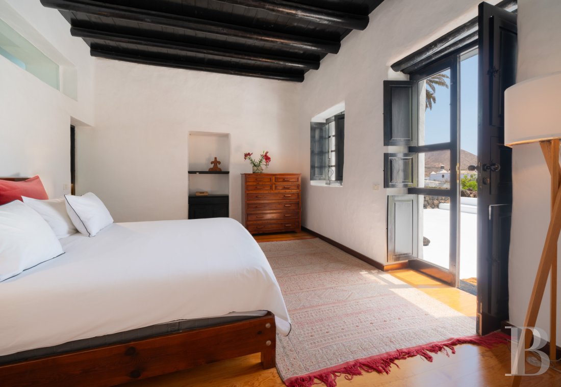 An old finca renovated in a contemporary style on the island of Lanzarote, in the Canary Islands - photo  n°16